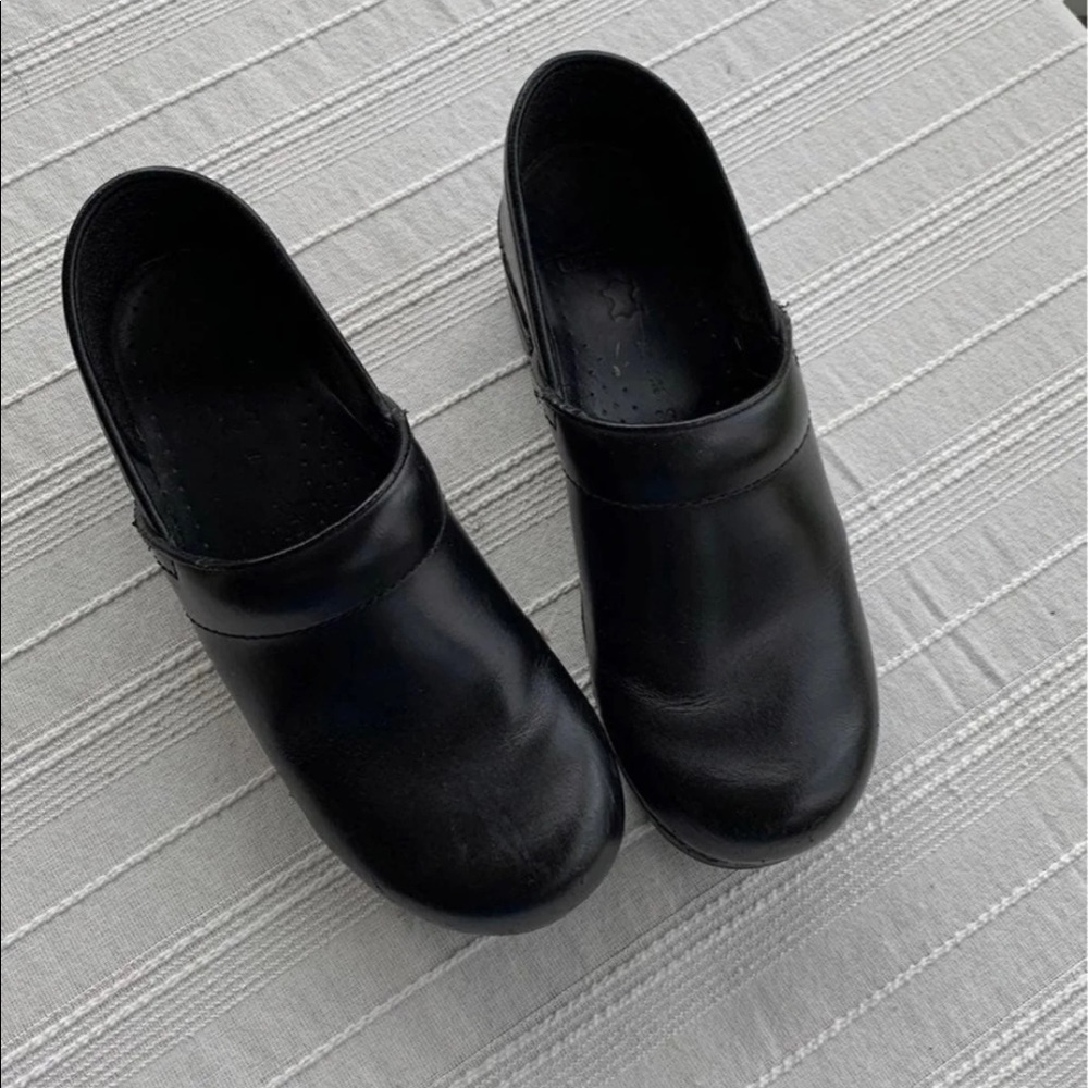 DANSKO Clogs size 39 Narrow